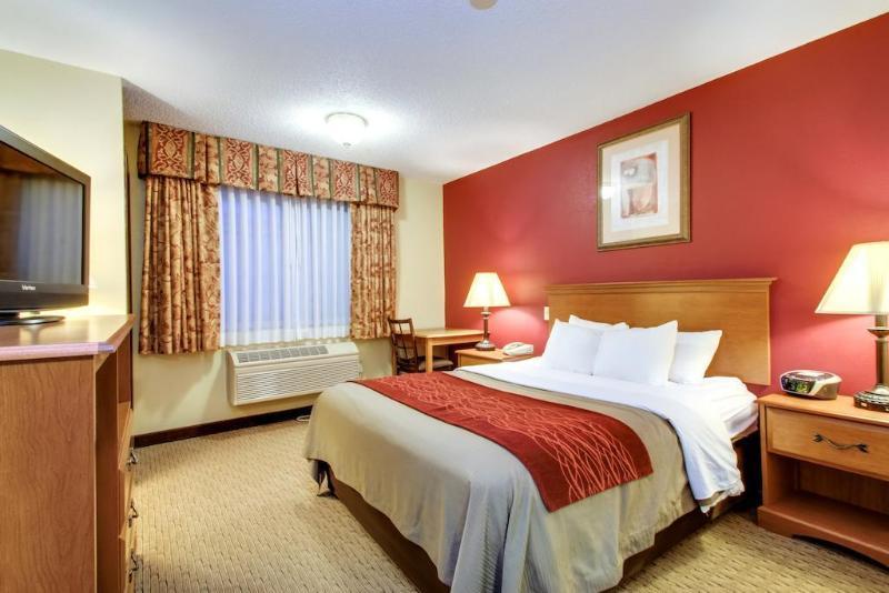 Baymont By Wyndham Fort Dodge Exterior photo
